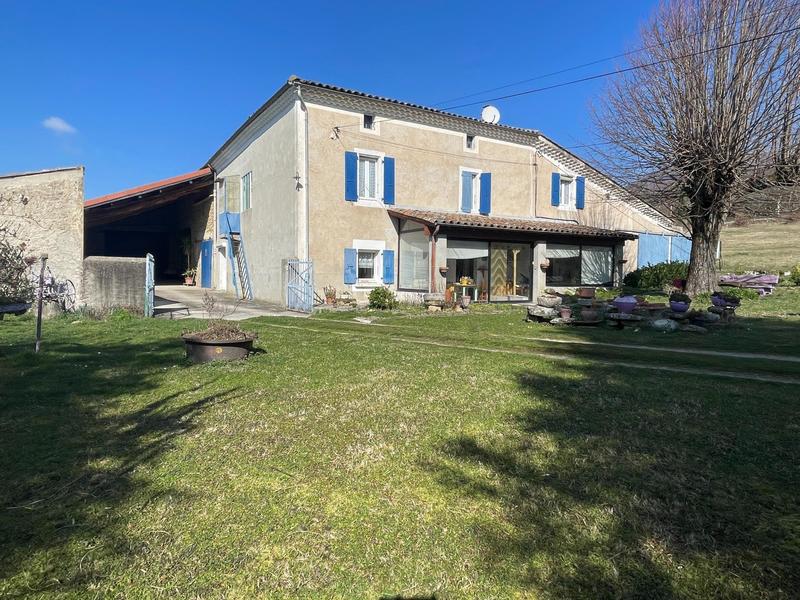 Maison - 170 m² - 9 pièces