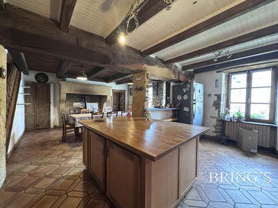 Maison - 204 m² - 6 pièces