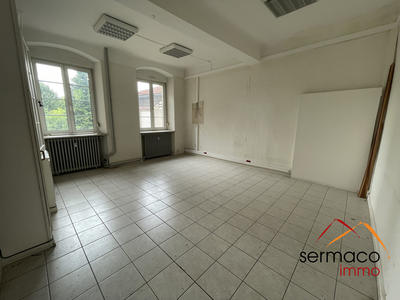 Local commercial - 88 m² - 3 pièces