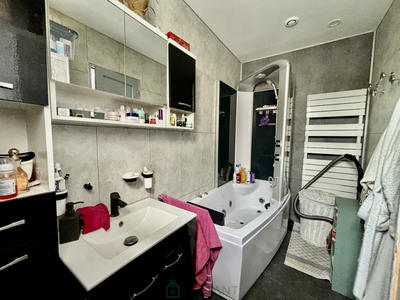 Maison - 96 m² - 5 pièces