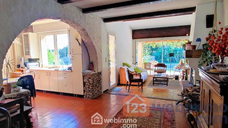 Villa - 180 m² - 6 pièces