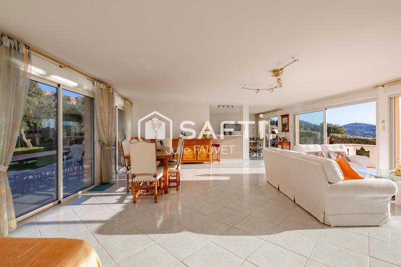 Villa - 250 m² - 9 pièces