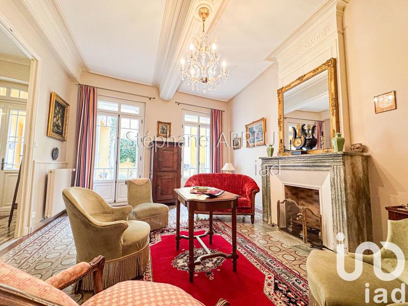 Maison - 297 m² - 9 pièces