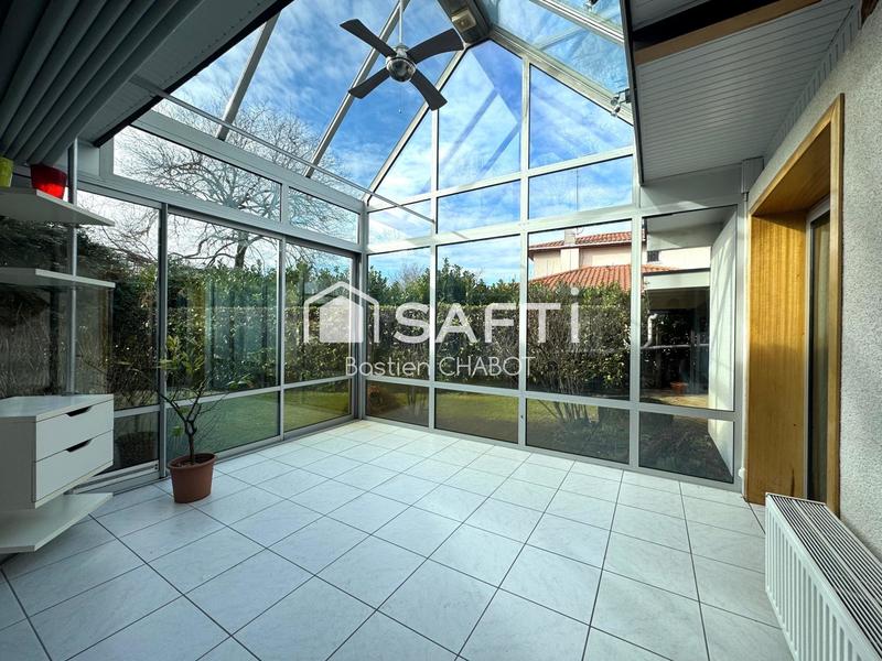 Maison - 252 m² - 6 pièces