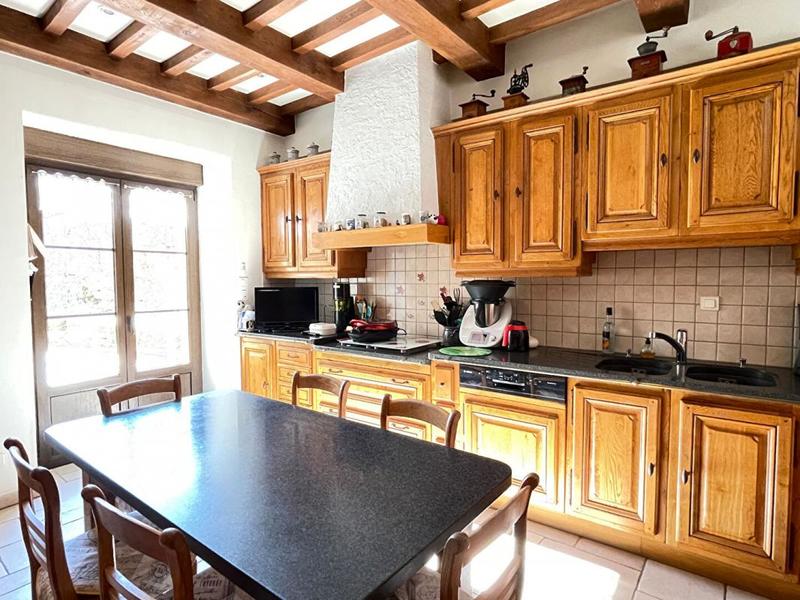 Maison - 212 m² - 8 pièces