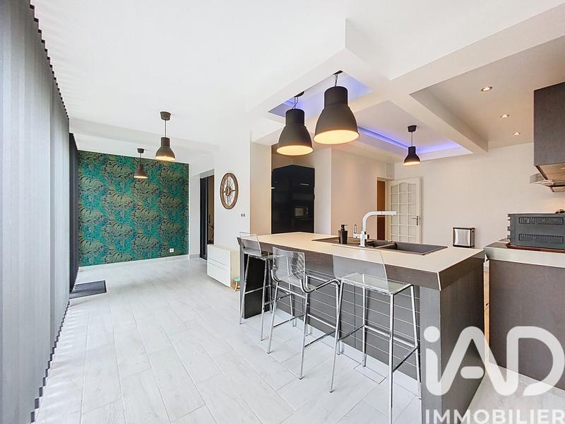 Maison - 180 m² - 5 pièces