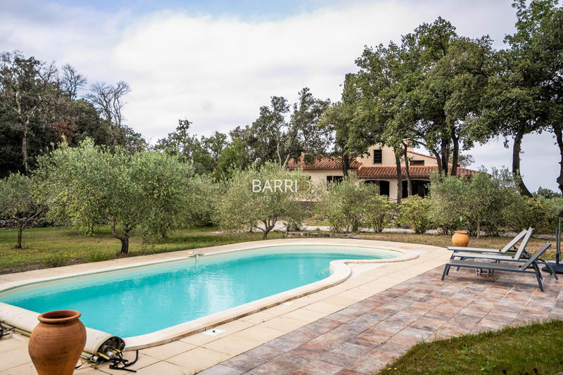 Maison traditionnelle - 183 m² - 9 pièces