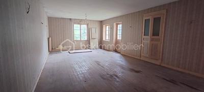 Maison - 285 m² - 11 pièces