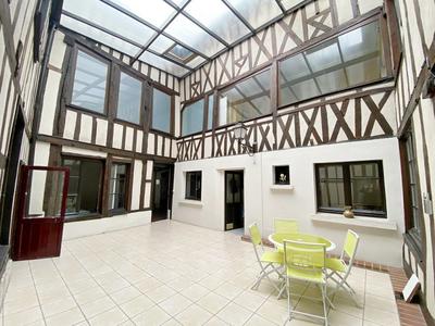 Maison - 463 m² - 10 pièces