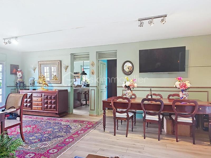 Demeure - 165 m² - 6 pièces