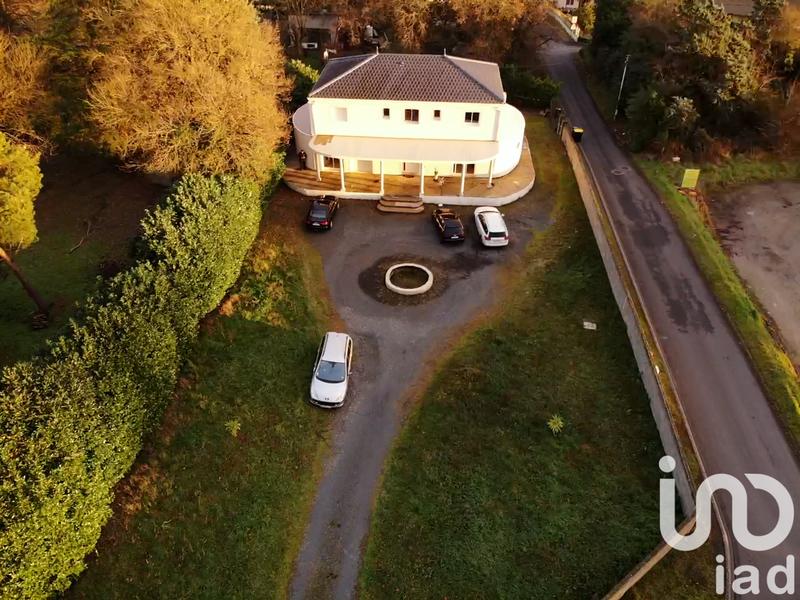 Maison - 265 m² - 6 pièces