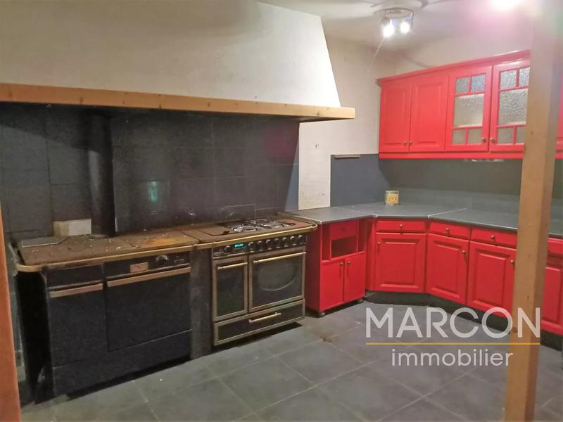 Maison - 417 m² - 14 pièces