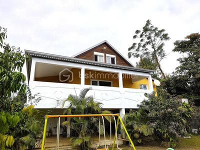 Maison - 115 m² - 4 pièces