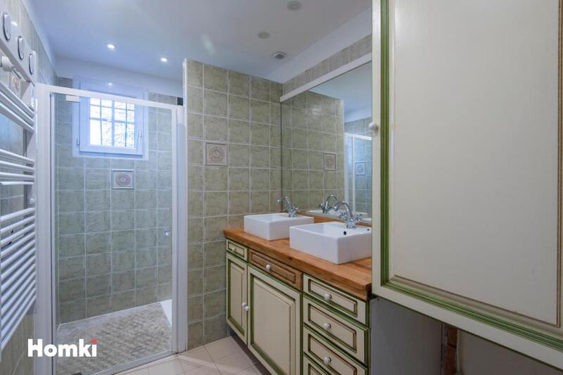 Maison - 180 m² - 7 pièces