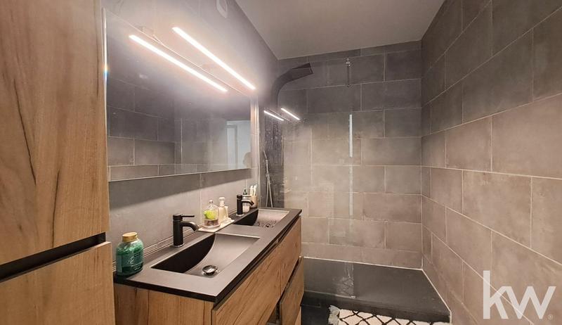 Appartement - 85 m² - 4 pièces