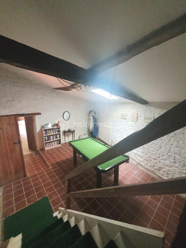 Maison en pierre - 243 m² - 6 pièces