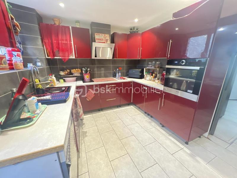 Maison - 205 m² - 7 pièces