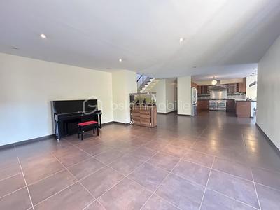 Villa - 235 m² - 8 pièces