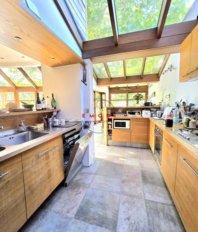 Maison contemporaine - 225 m² - 10 pièces