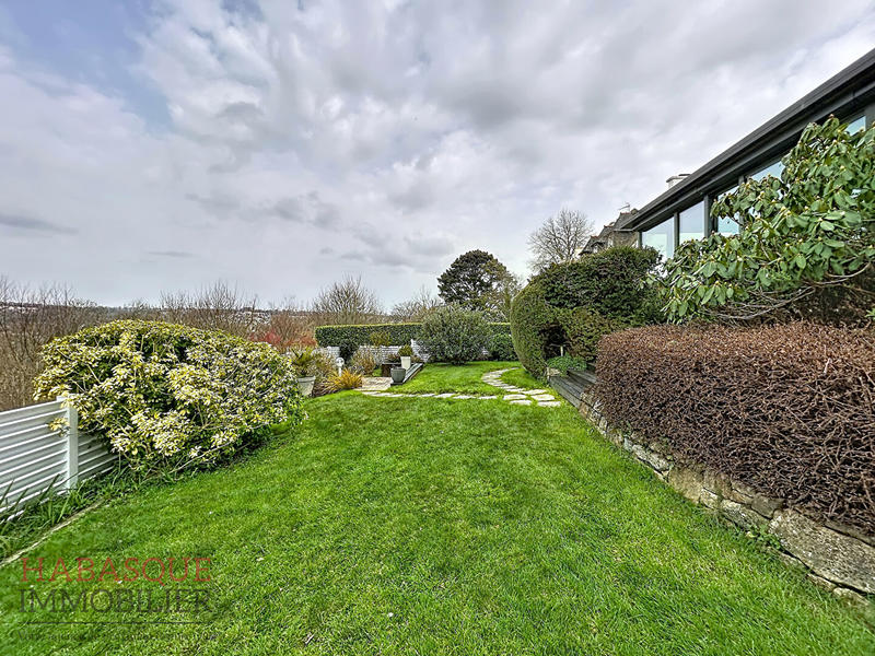 Maison - 180 m² - 8 pièces