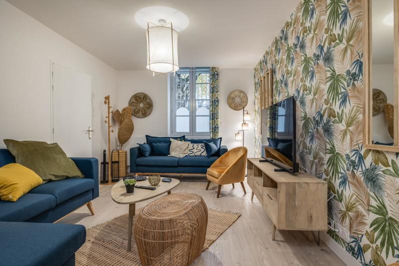 Maison - 241 m² - 12 pièces