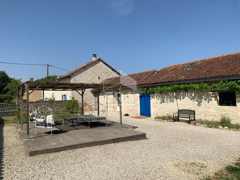 Maison - 284 m² - 10 pièces