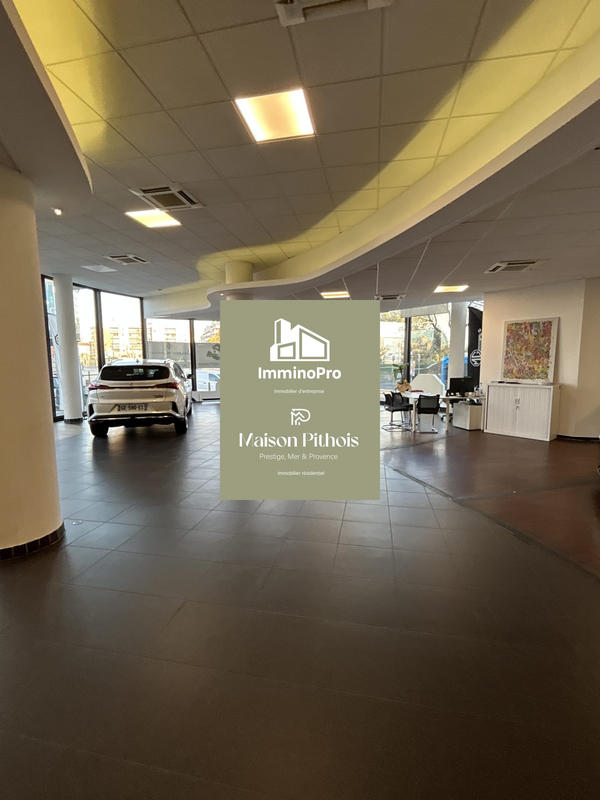 Local commercial - 310 m²