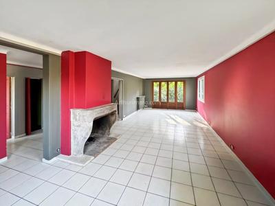 Maison - 260 m² - 10 pièces