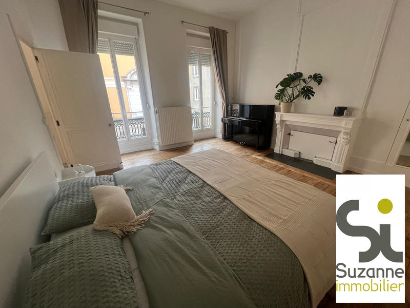 Appartement - 144 m² - 5 pièces