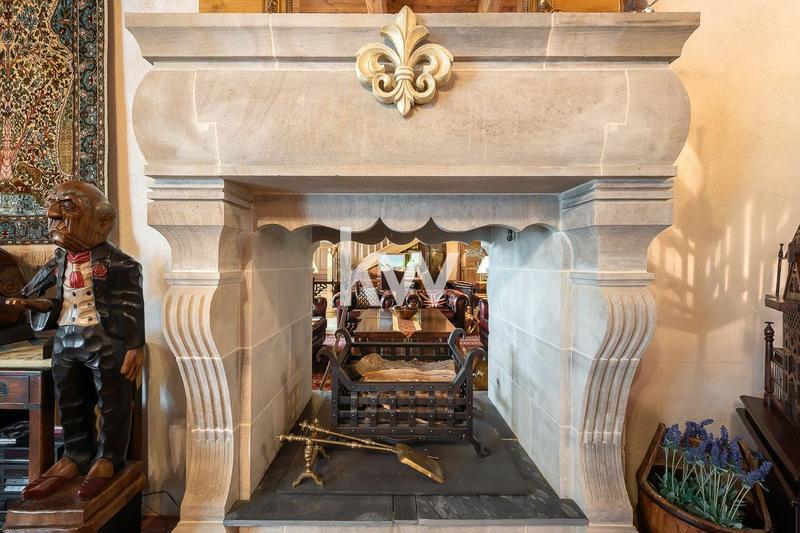 Maison - 360 m² - 8 pièces