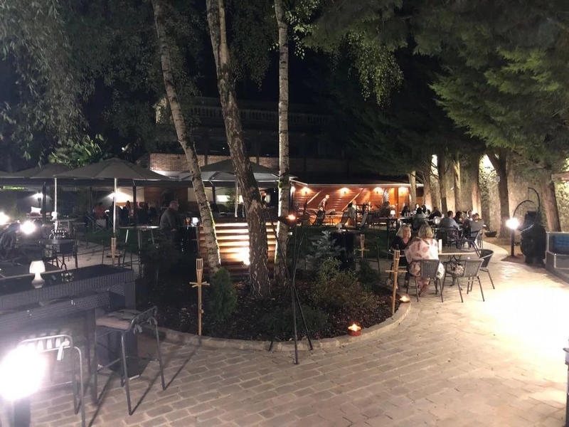 Fonds de commerce - Magasins - 900 m²