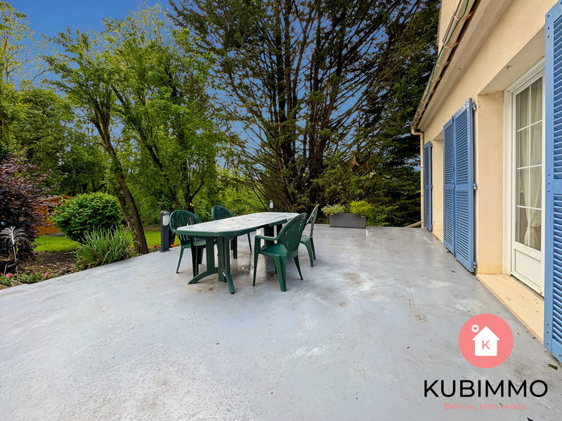 Maison - 212 m² - 8 pièces