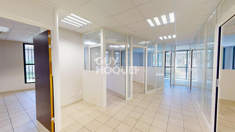 Bureau - 225 m²