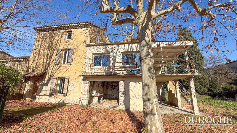 Maison - 224 m² - 7 pièces