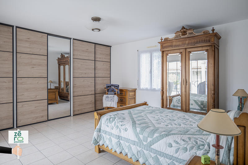 Maison - 233 m² - 7 pièces