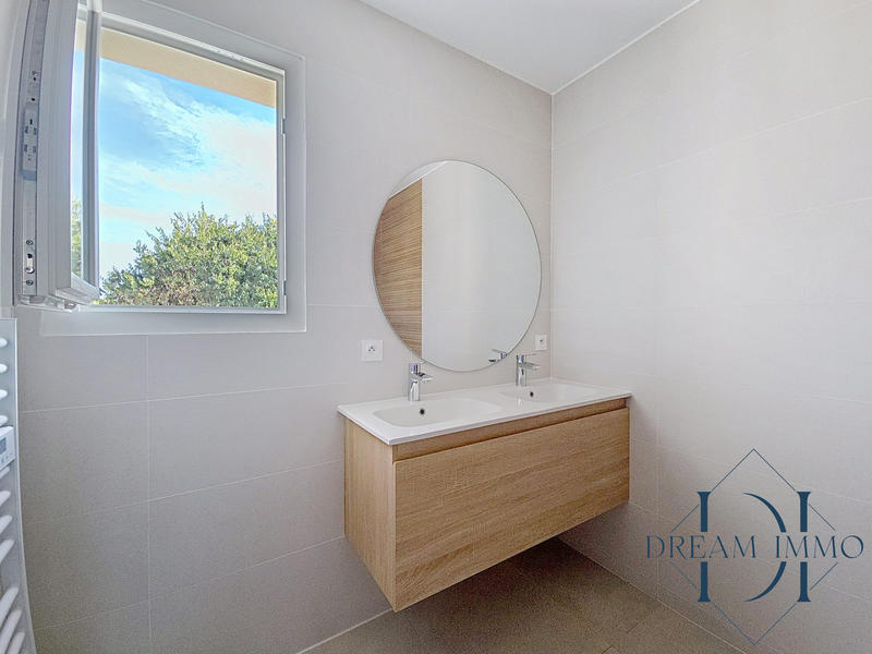 Villa - 90 m² - 4 pièces