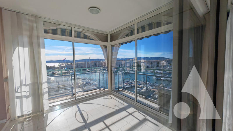 Appartement - 245 m² - 7 pièces