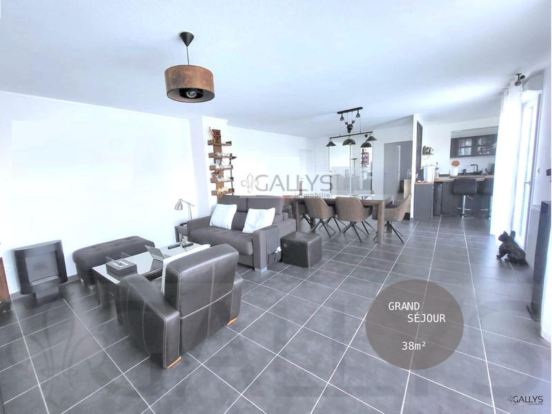 Appartement - 128 m² - 5 pièces