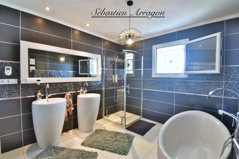 Maison - 195 m² - 5 pièces