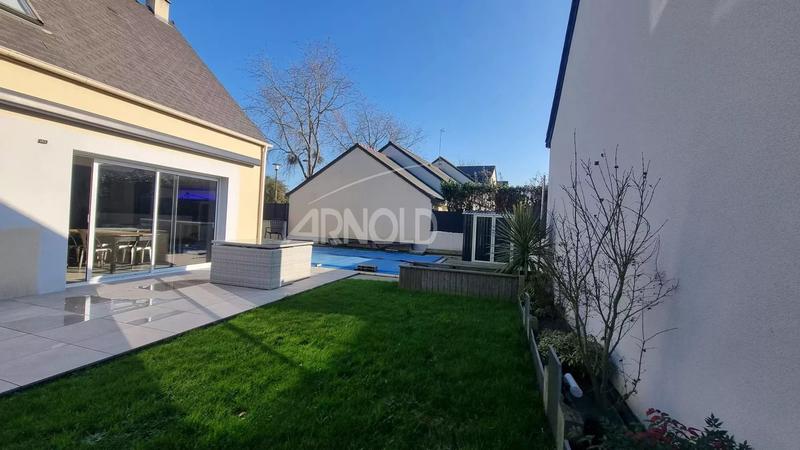 Maison - 99 m² - 5 pièces