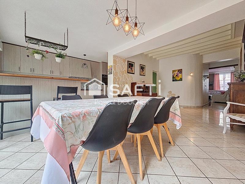 Maison - 312 m² - 5 pièces