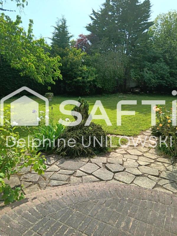 Maison - 227 m² - 12 pièces