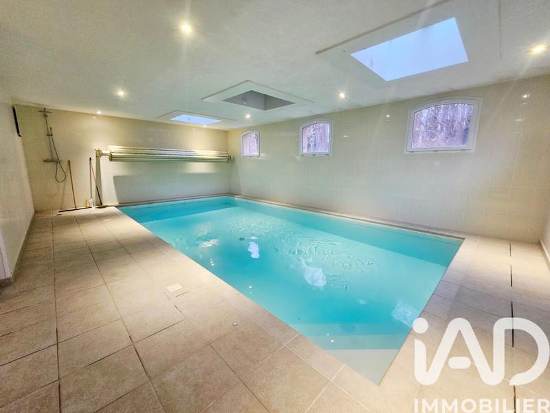 Maison - 540 m² - 17 pièces