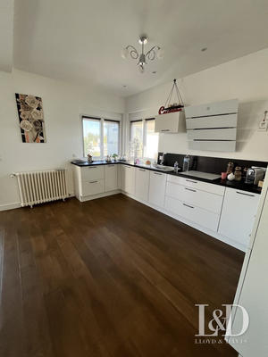 Maison contemporaine - 213 m² - 8 pièces