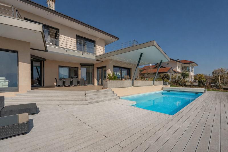 Villa - 220 m² - 6 pièces