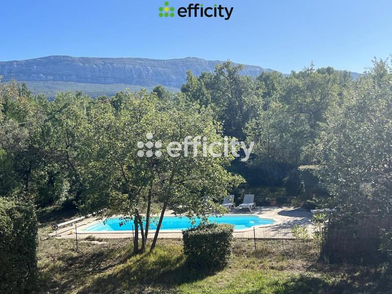 Maison - 217 m² - 9 pièces