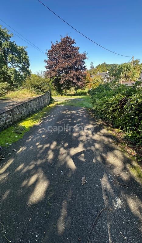 Terrain constructible - 1 800 m²