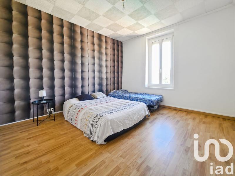 Maison - 213 m² - 7 pièces