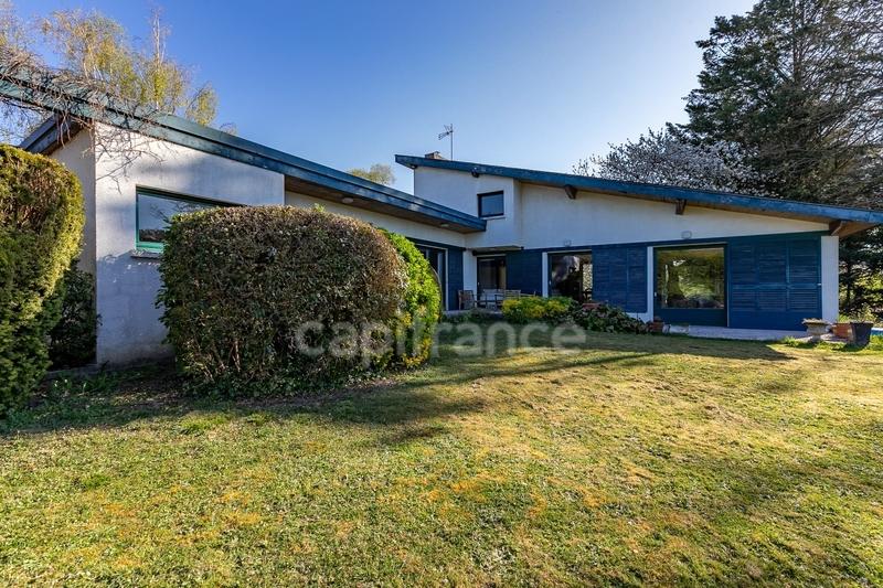 Villa - 320 m² - 9 pièces