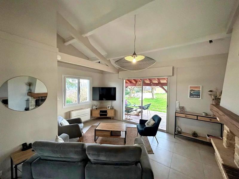 Maison - 215 m² - 6 pièces